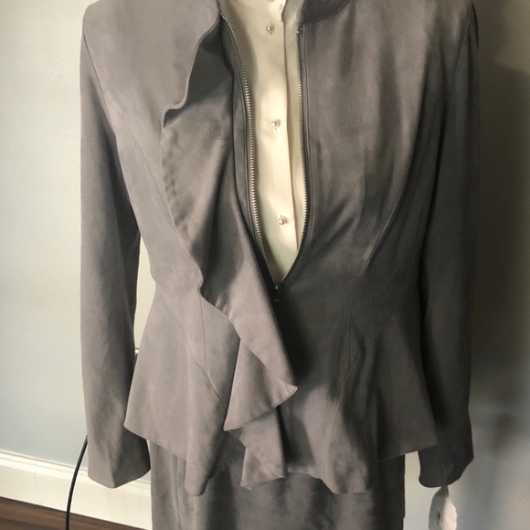 NWT- Stunning Faux Suede zip up Jacket Size XS - Picture 2 of 3